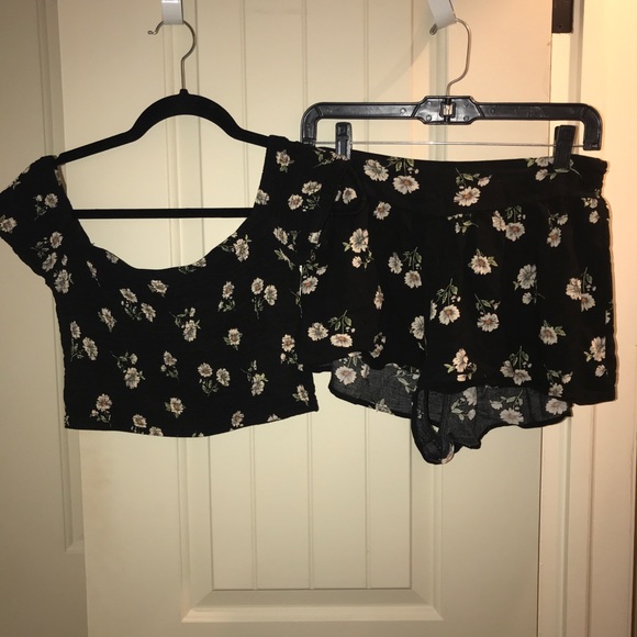 Two piece set - Picture 1 of 1